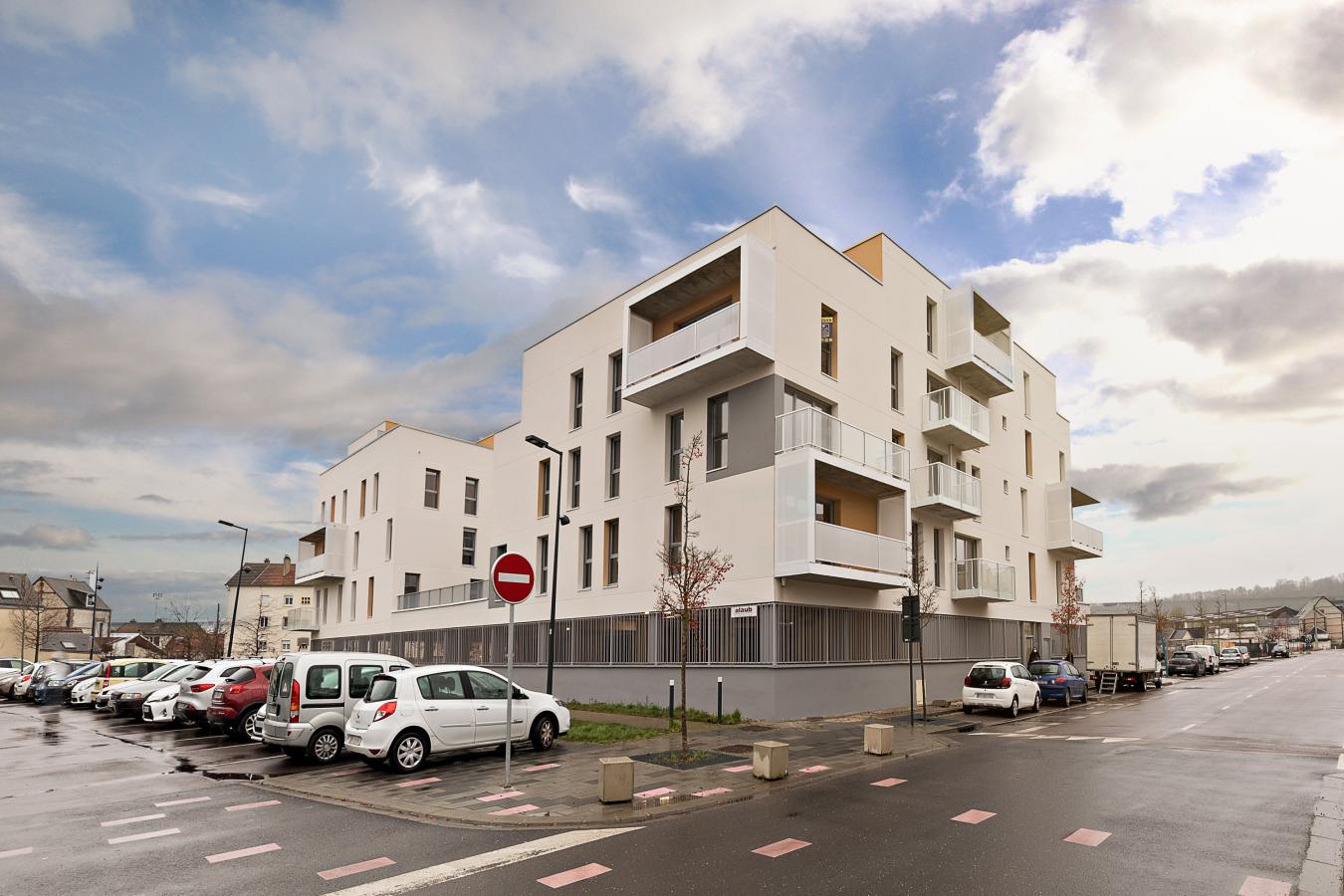 
																																							3 pièces - 
																																						3ème étage - 68m² - 885,79 € - Photo #2