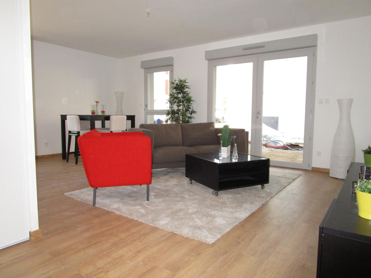 
																																							4 pièces - 
																																						RDC - 84m² - 882,46 € - Photo #2