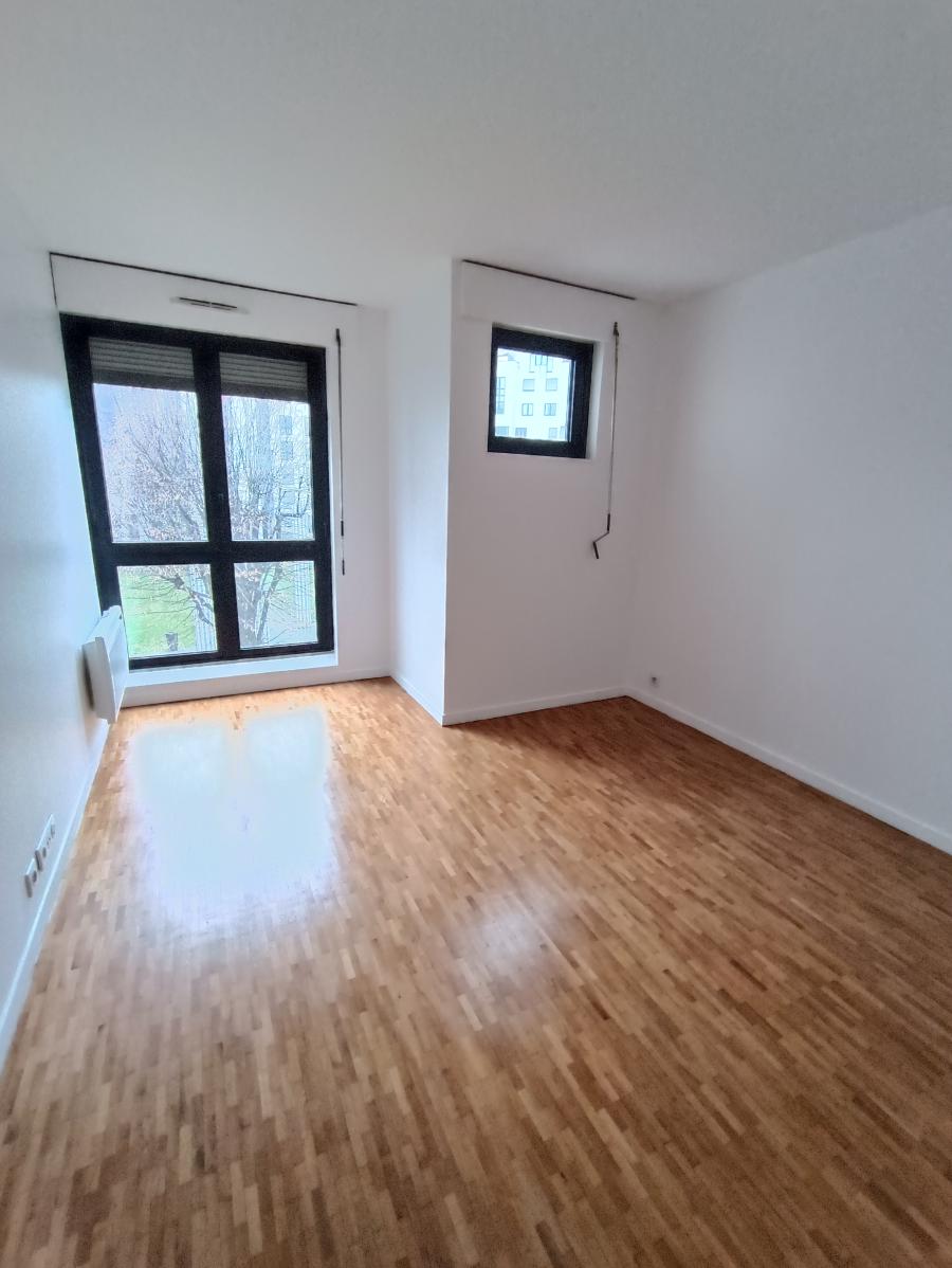 
																			4 pièces – 
																		2ème étage – 105m² - 920 000 € - Photo #3