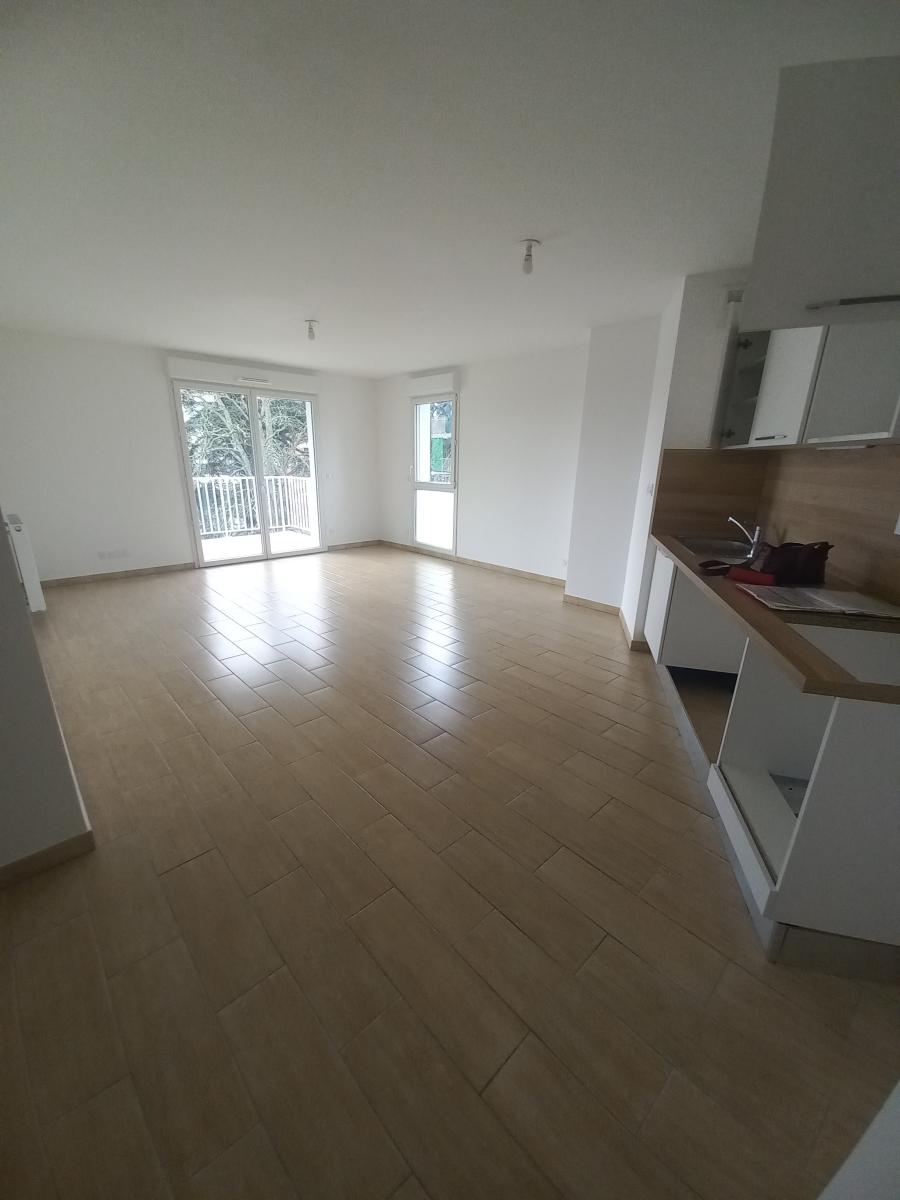 
																			3 pièces - 
																		3ème étage - 70m² - 1 013,83 € - Photo #4