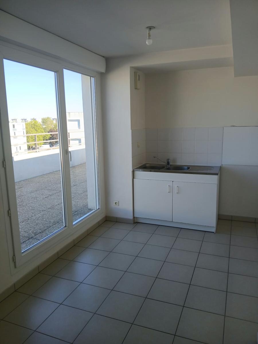 4 pièces - 4ème étage - 90m² - 1 224,62 € - Photo #4
