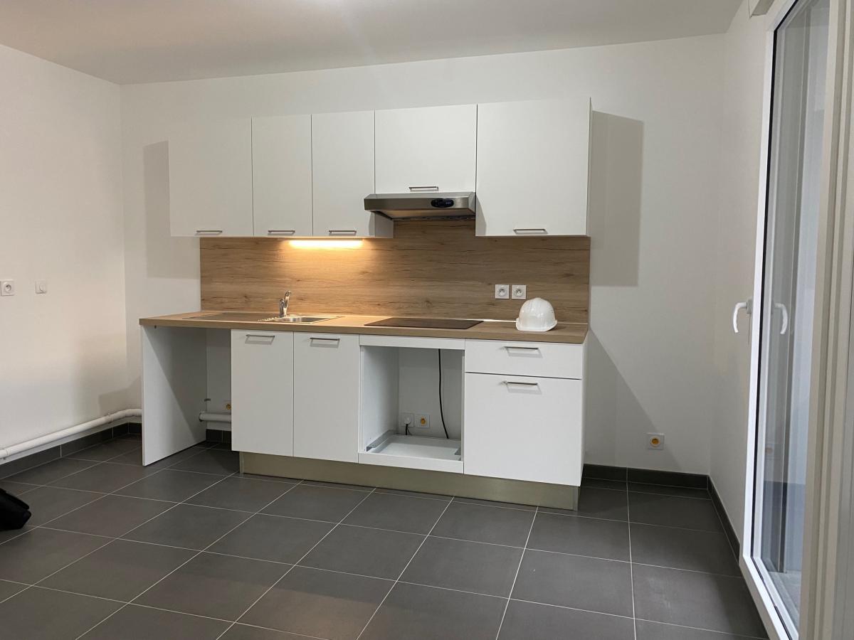 
																			5 pièces - 
																		RDC - 95m² - 2 127,69 € - Photo #0