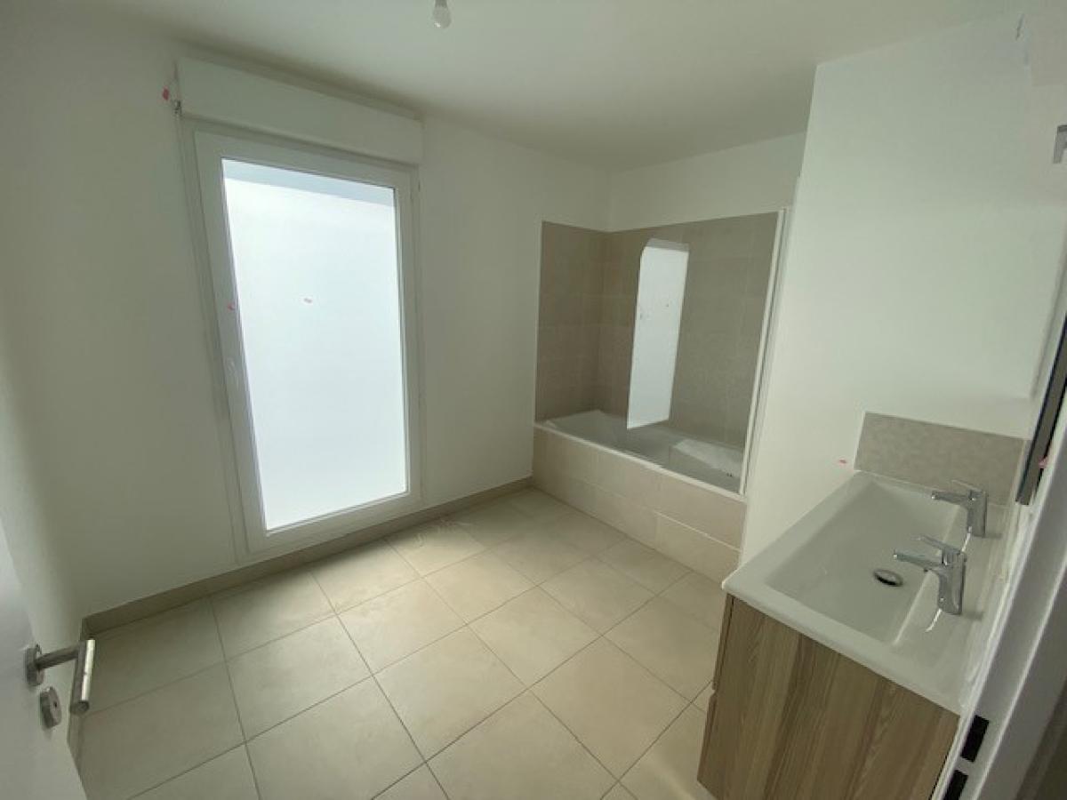4 pièces - 4ème étage - 111m² - 1 201,66 € - Photo #3