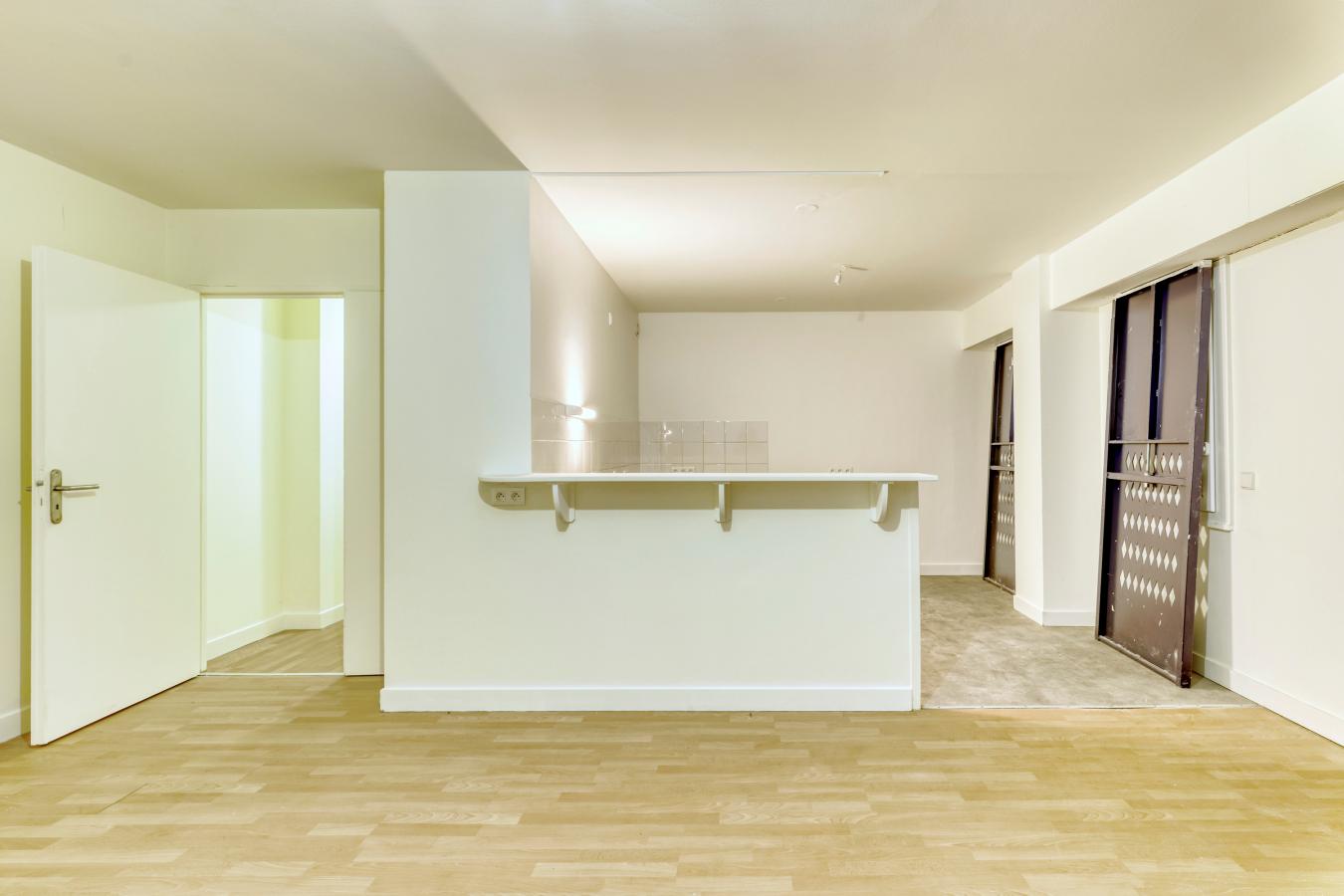 
																			2 pièces - 
																		RDC - 64m² - 143 000 € - Photo #0