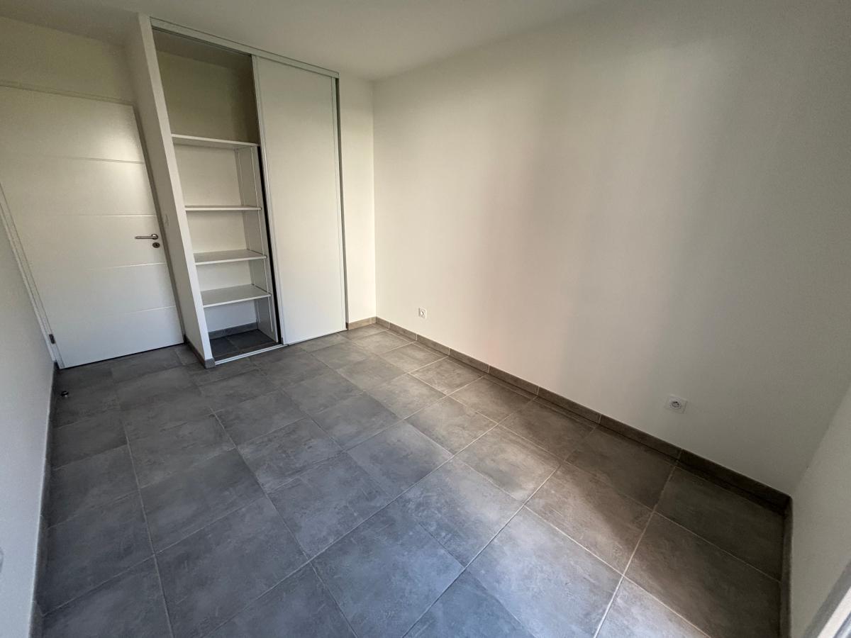 
																																							3 pièces - 
																																						RDC - 64m² - 755,30 € - Photo #6