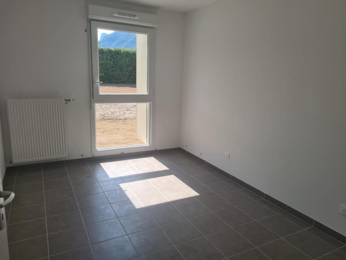 
																																							3 pièces - 
																																						1er étage - 61m² - 806,05 € - Photo #2