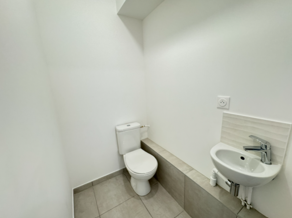 
																																							3 pièces - 
																																						2ème étage - 68m² - 932,88 € - Photo #6