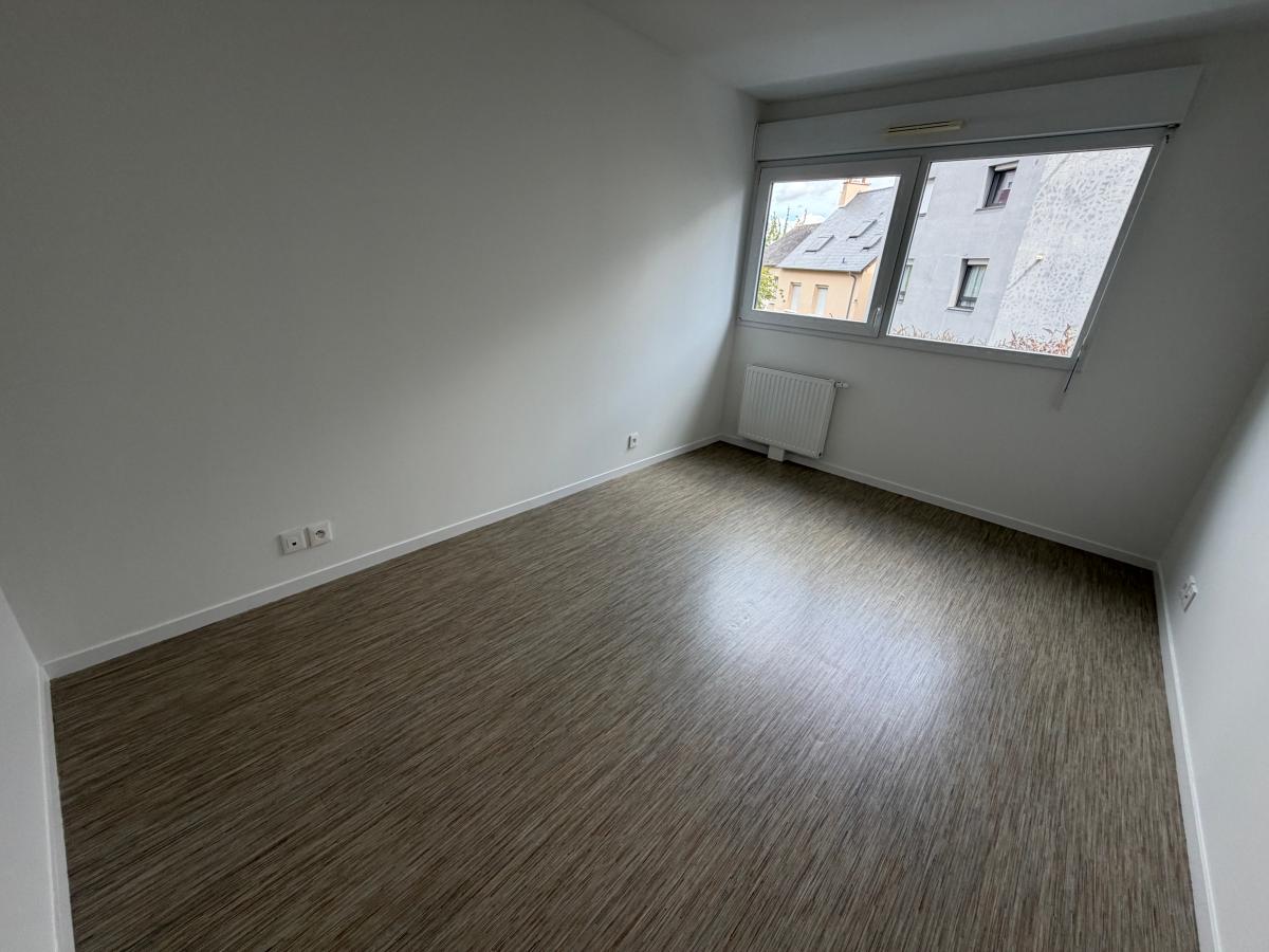 
																																							3 pièces - 
																																						1er étage - 67m² - 751,09 € - Photo #5