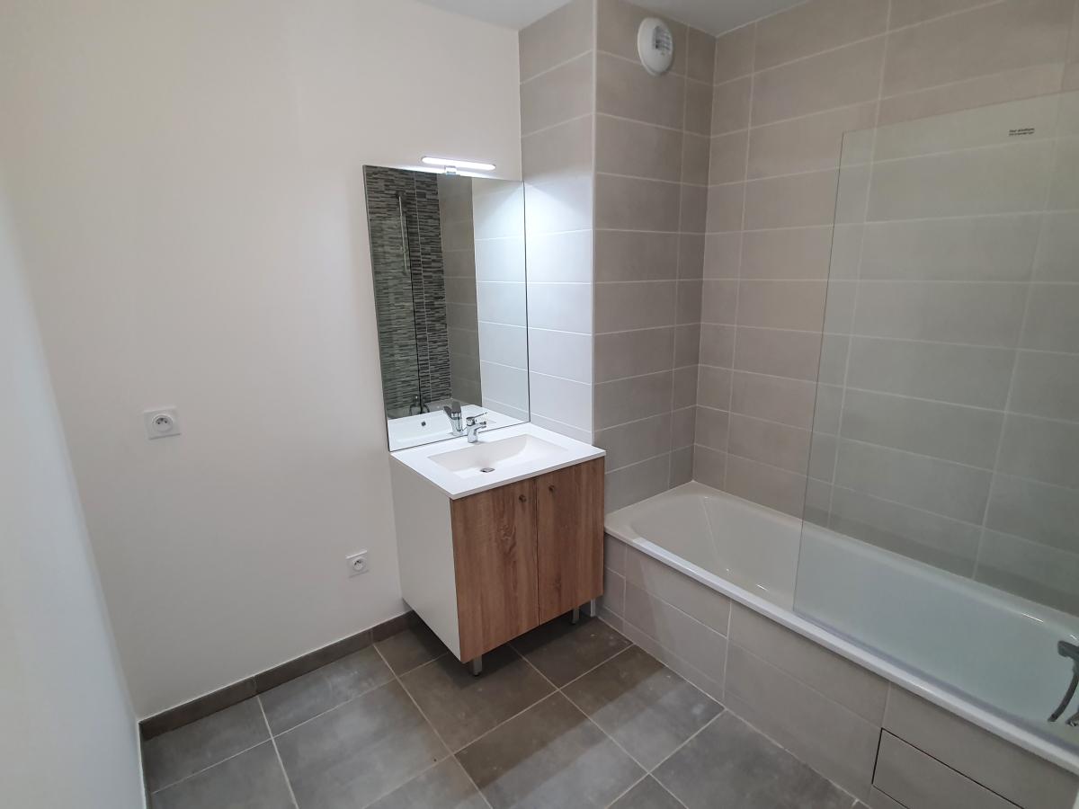 
																																							3 pièces - 
																																						1er étage - 61m² - 616,48 € - Photo #2