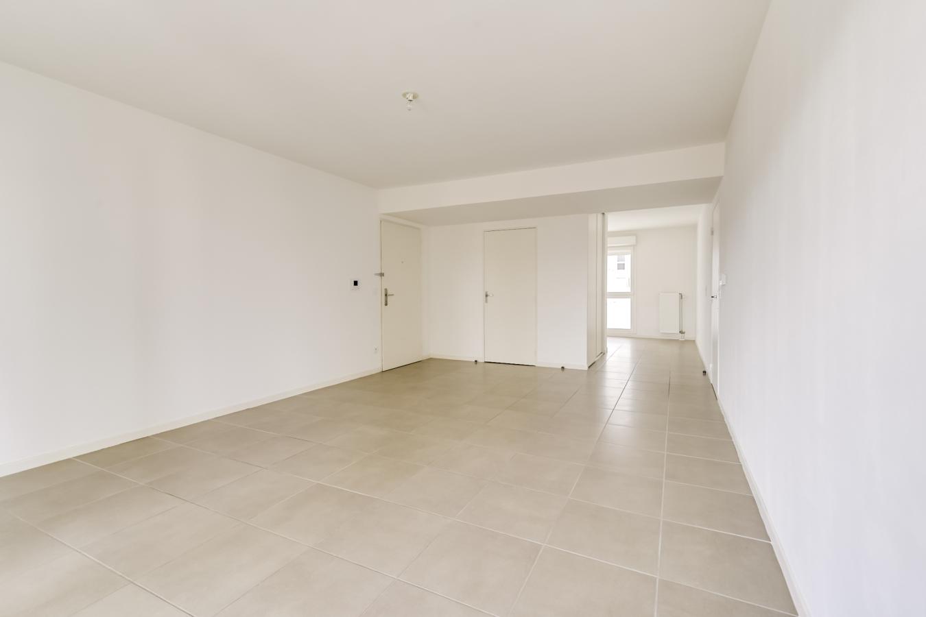 
																			4 pièces - 
																		1er étage - 82m² - 1 186,75 € - Photo #2