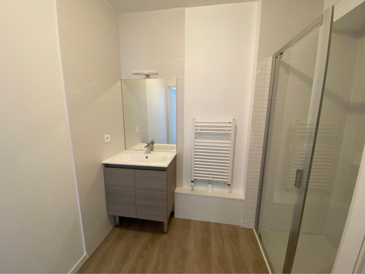 
																																							4 pièces - 
																																						2ème étage - 91m² - 1 066,20 € - Photo #4