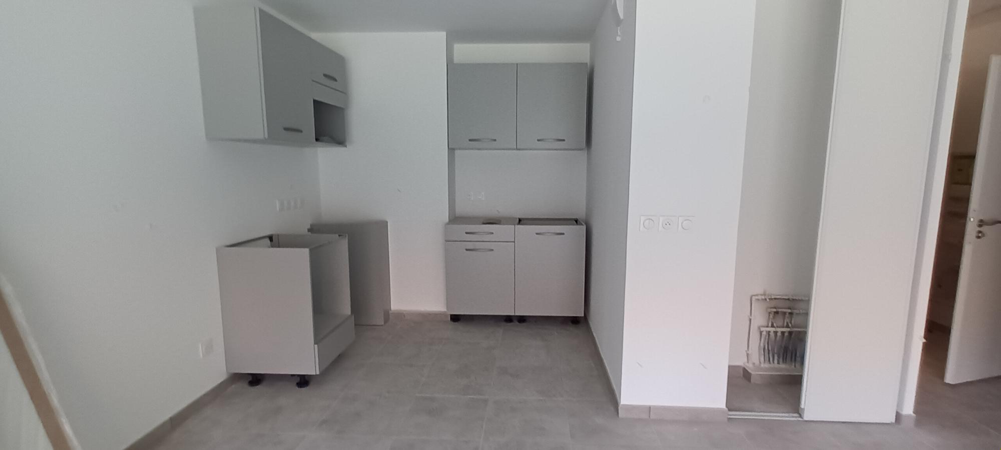 2 pièces - 1er étage - 49m² - 721,60 € - Photo #2