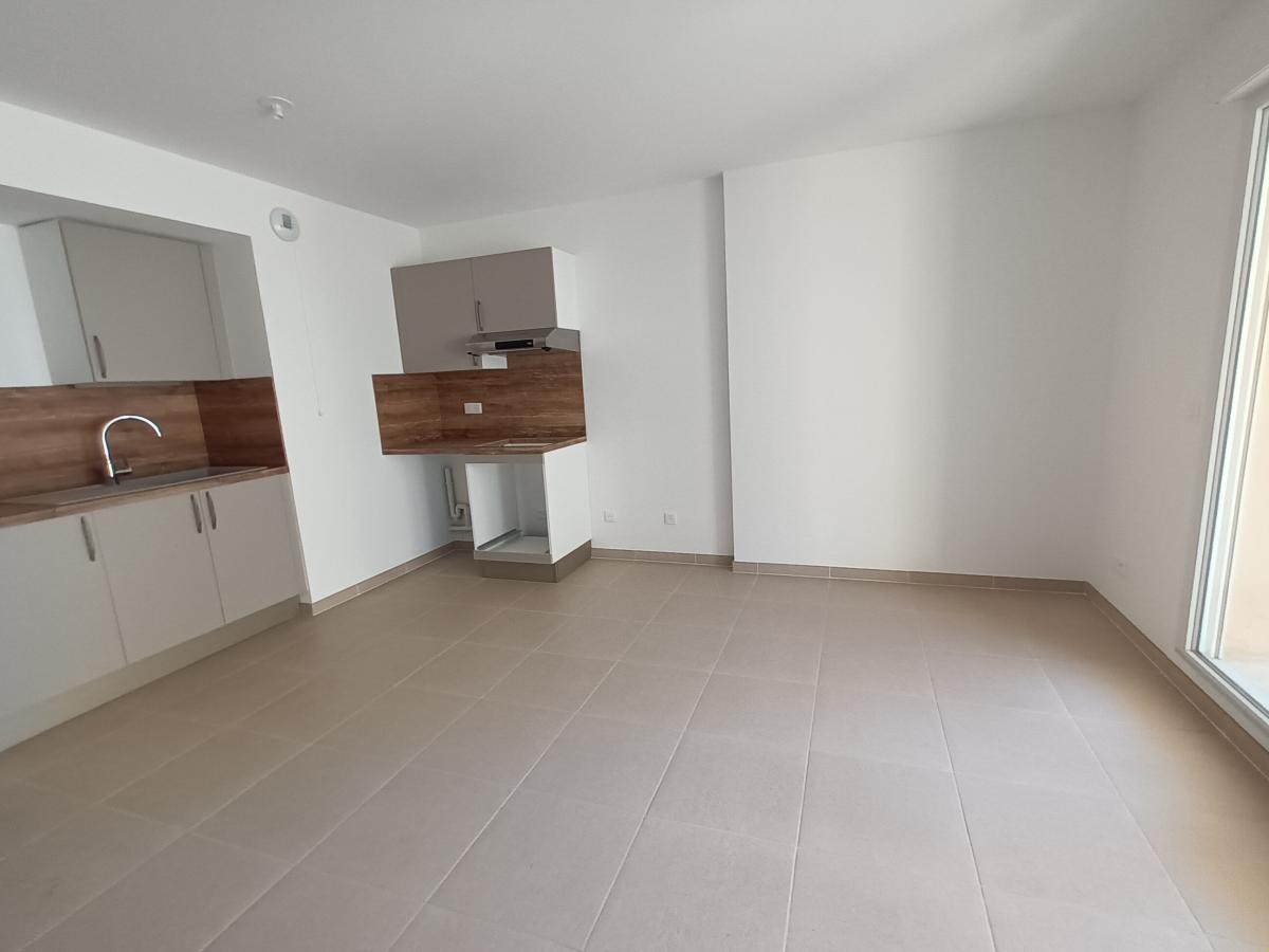 2 pièces - 4ème étage - 41m² - 741,33 € - Photo #2