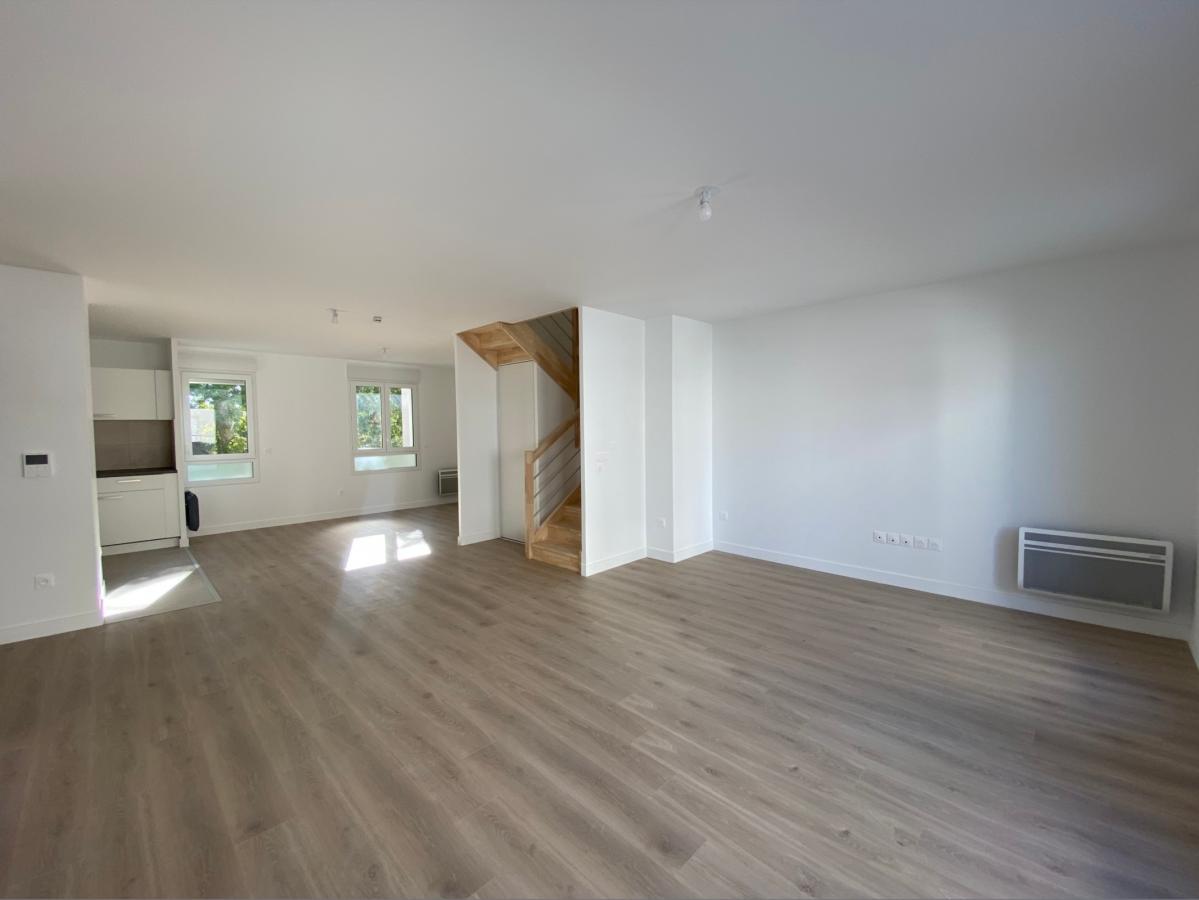 
																			4 pièces - 
																		1er étage - 94m² - 972,39 € - Photo #2