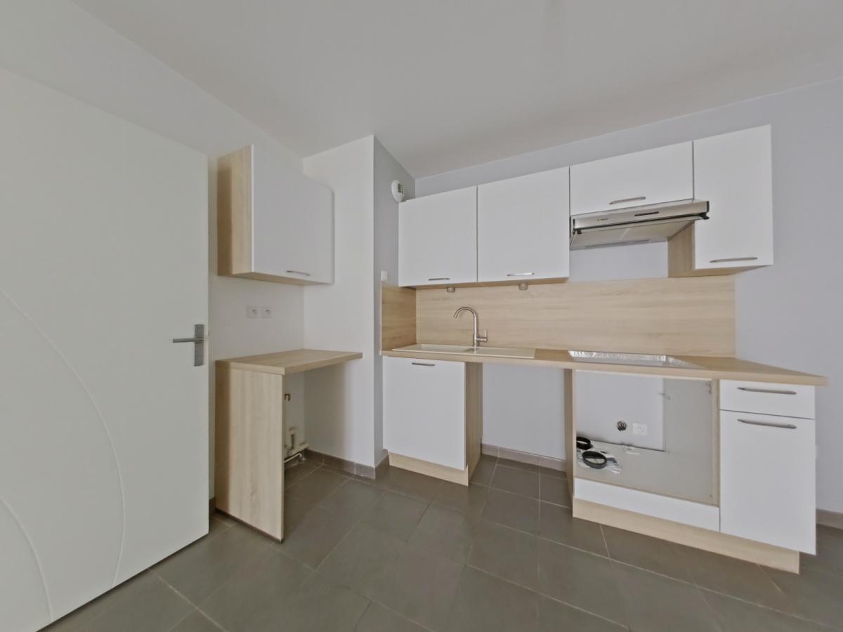 2 pièces - 1er étage - 43m² - 719,74 € - Photo #2