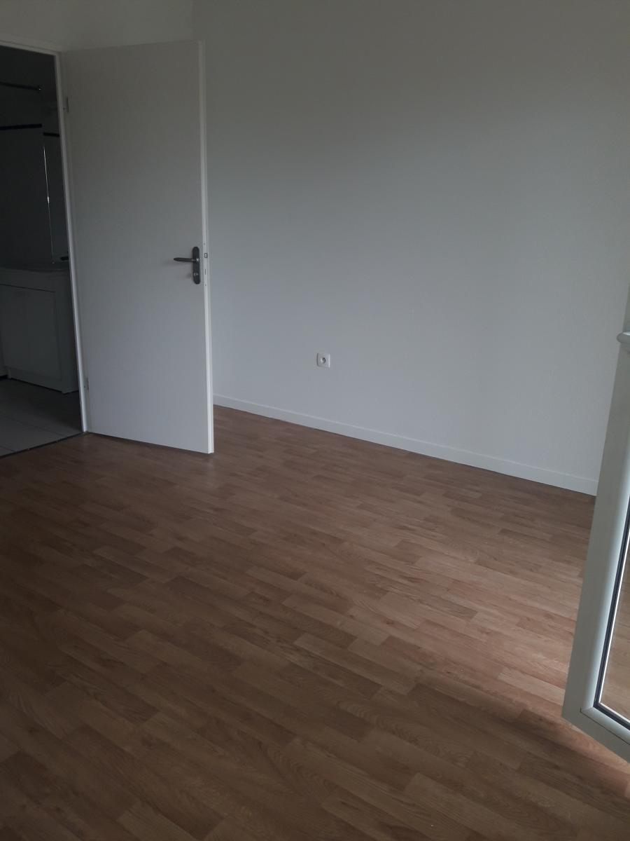 
																			2 pièces - 
																		RDC - 42m² - 643,93 € - Photo #1