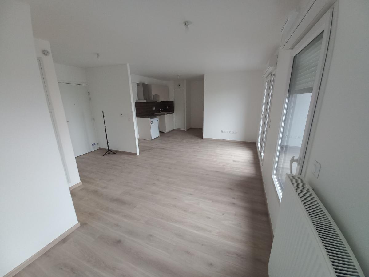 1 pièce - 5ème étage - 38m² - 664,69 € - Photo #2