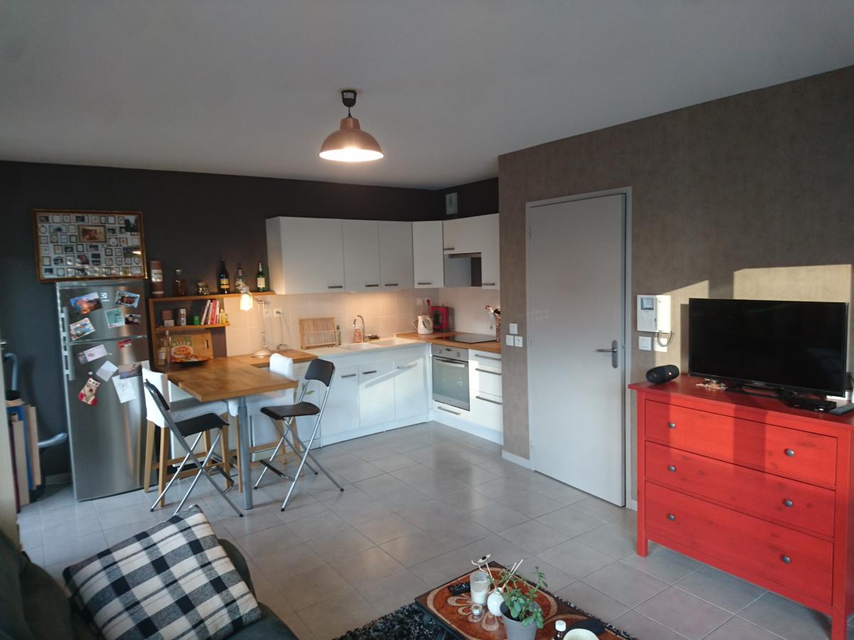 2 pièces - 4ème étage - 43m² - 764,44 € - Photo #2
