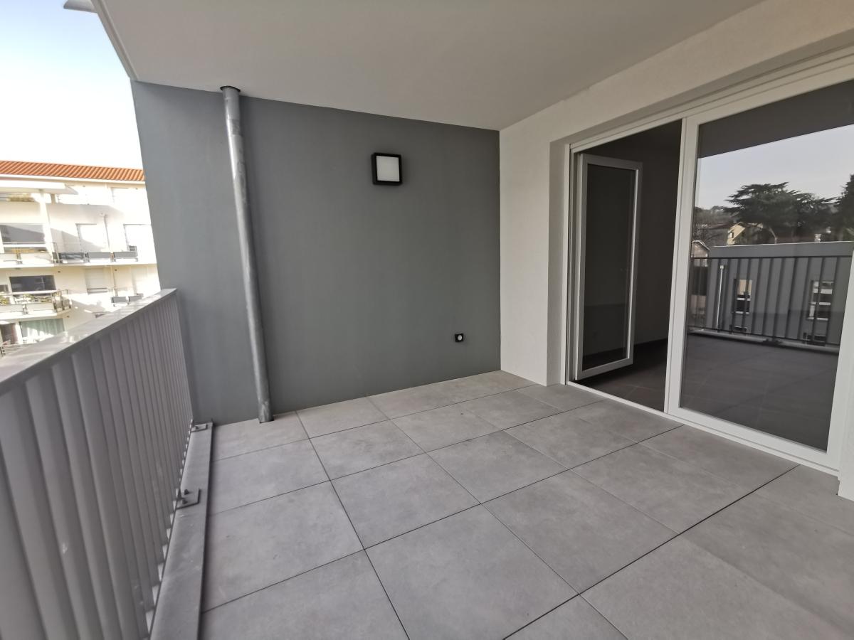
																																							3 pièces - 
																																						3ème étage - 68m² - 906,48 € - Photo #1