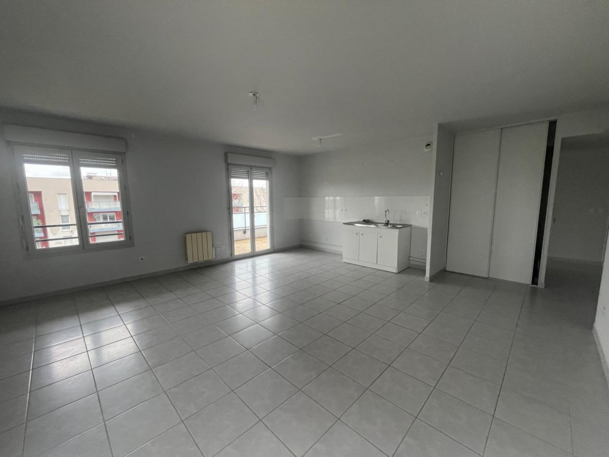 3 pièces - RDC - 69m² - 768,82 € - Photo #1