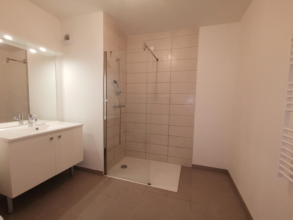 
																																							3 pièces - 
																																						1er étage - 65m² - 796,34 € - Photo #5