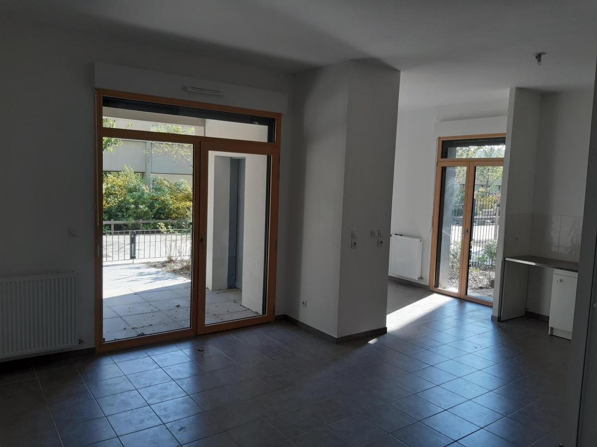 4 pièces - RDC - 76m² - 1 097,18 € - Photo #0