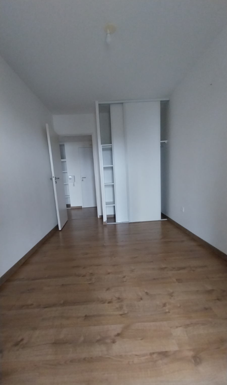 
																																							4 pièces - 
																																						6ème étage - 83m² - 1 062,55 € - Photo #4
