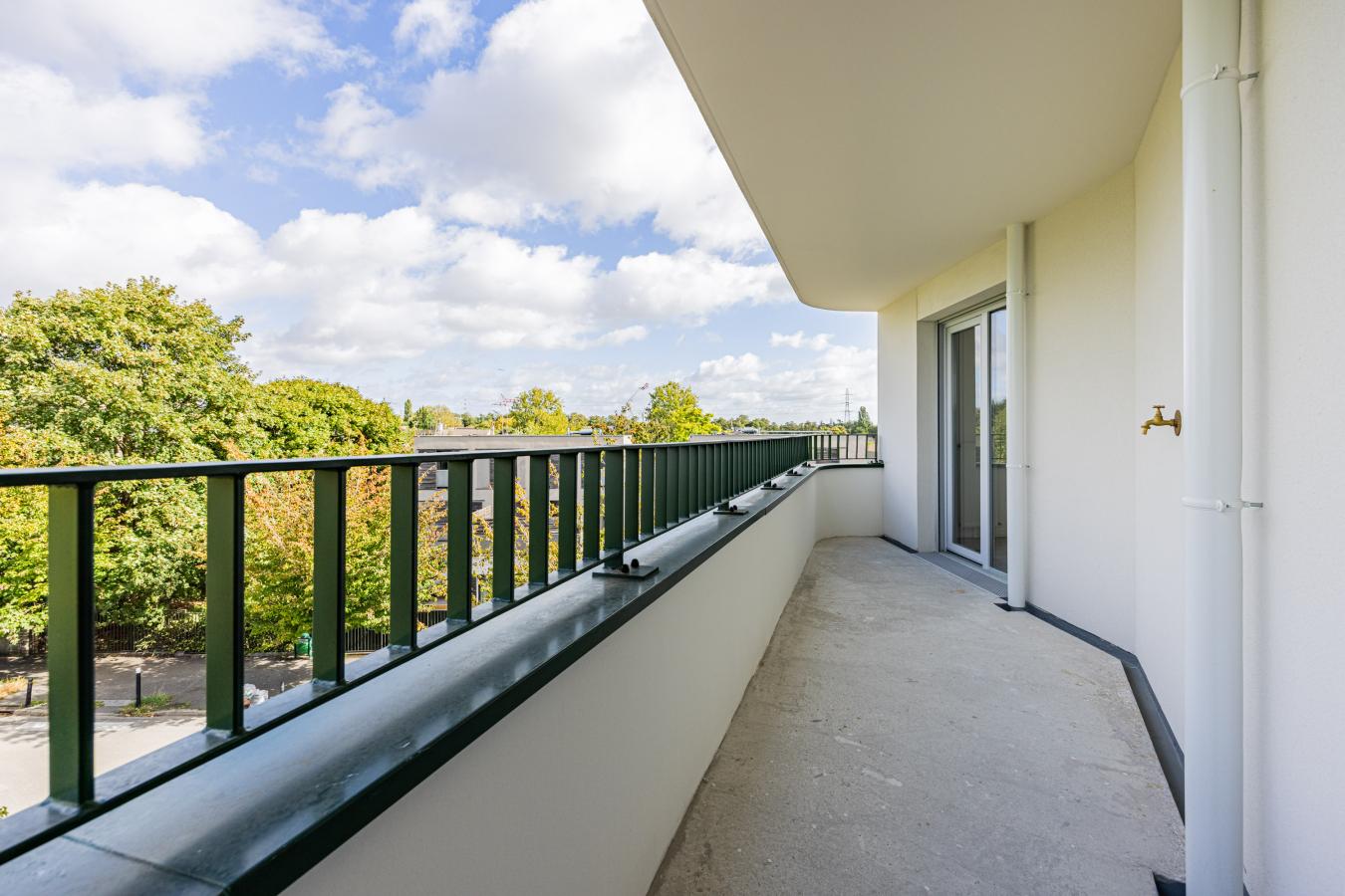 
																			4 pièces - 
																		1er étage - 86m² - 1 493,18 € - Photo #5