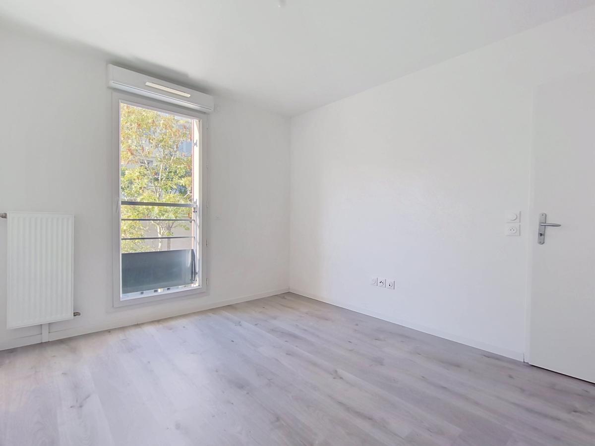 2 pièces - 1er étage - 43m² - 835,78 € - Photo #3