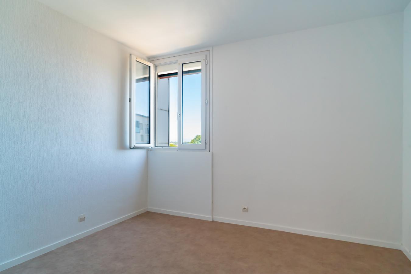 
																																							3 pièces - 
																																						3ème étage - 63m² - 99 000 € - Photo #4