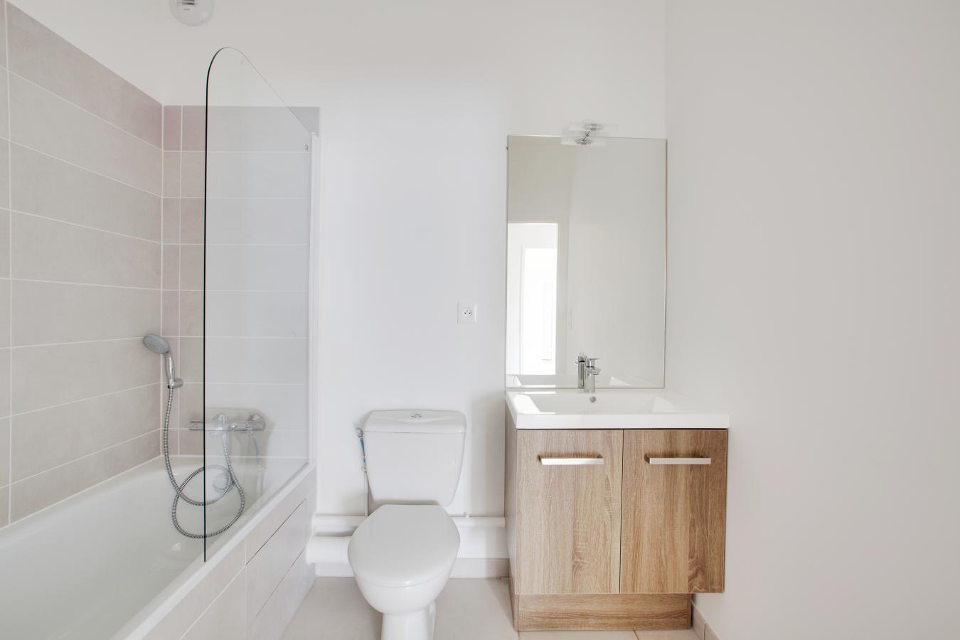 3 pièces - 1er étage - 61m² - 1 615,20 € - Photo #3