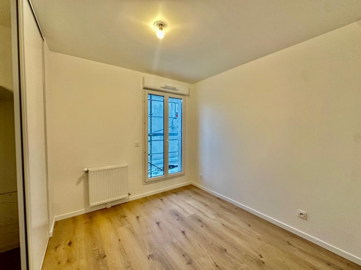 
																																							4 pièces - 
																																						2ème étage - 88m² - 1 658,32 € - Photo #5