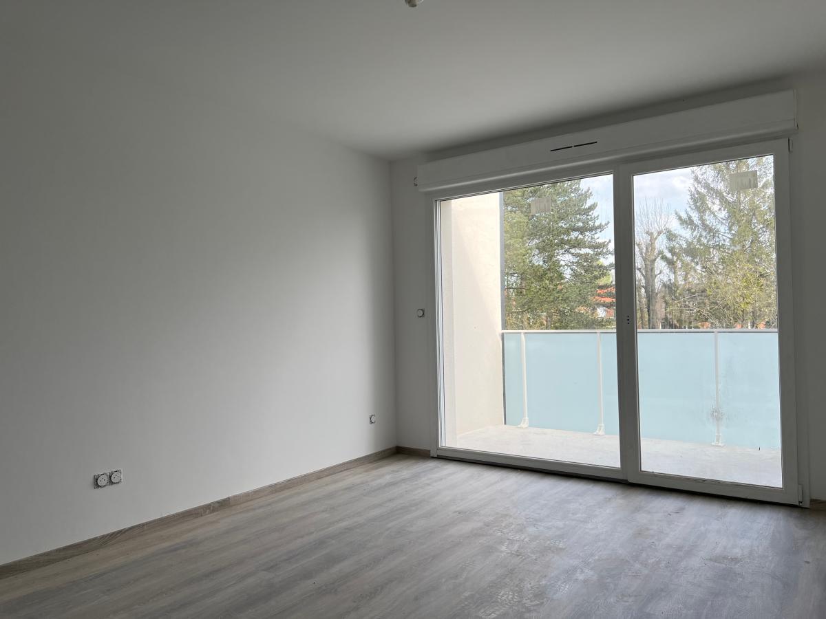 2 pièces - 2ème étage - 42m² - 626,89 € - Photo #2