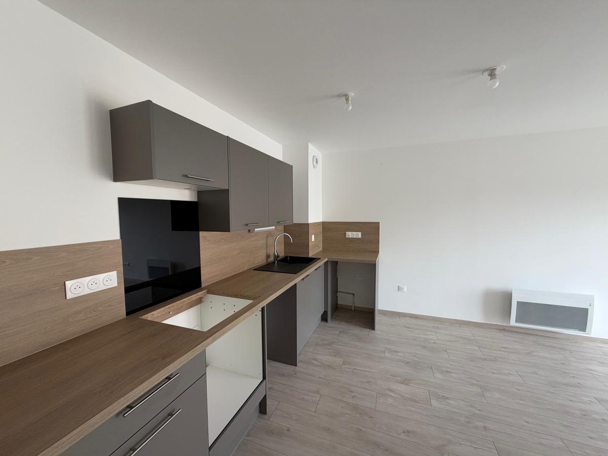 2 pièces - 2ème étage - 46m² - 692,28 € - Photo #2