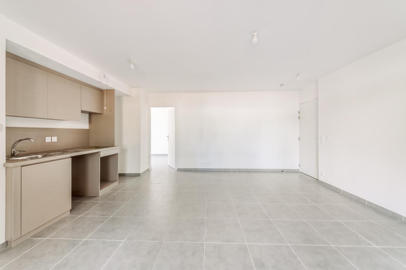 
																																							4 pièces - 
																																						2ème étage - 85m² - 1 389,36 € - Photo #6