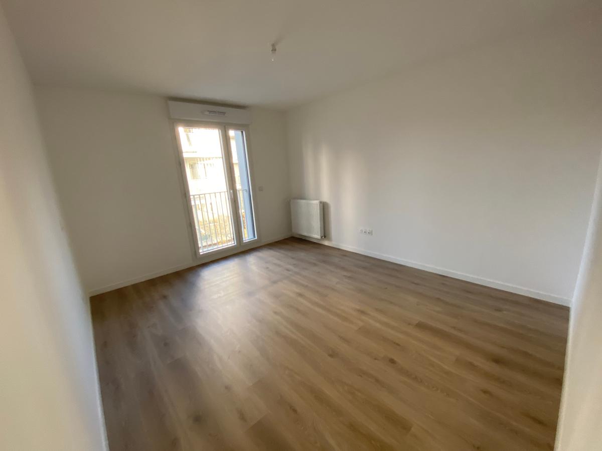 
																																							2 pièces - 
																																						2ème étage - 42m² - 1 160,85 € - Photo #2