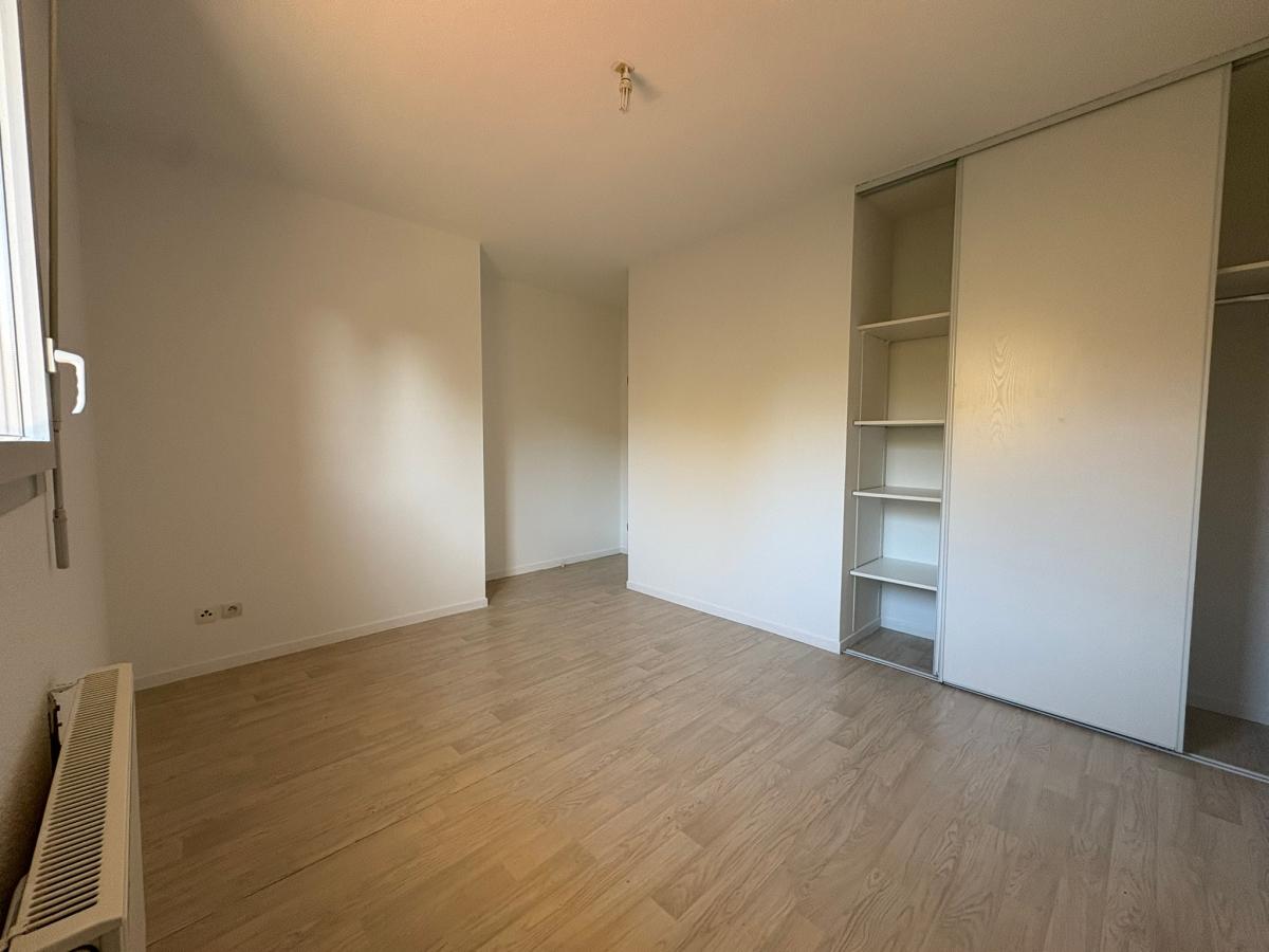 
																																							5 pièces - 
																																						RDC - 95m² - 1 171,95 € - Photo #4