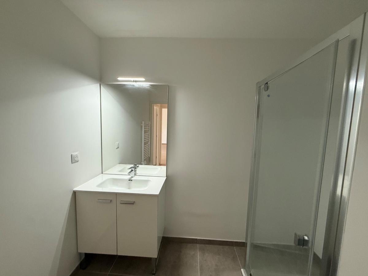 
																																							2 pièces - 
																																						1er étage - 53m² - 569,28 € - Photo #4