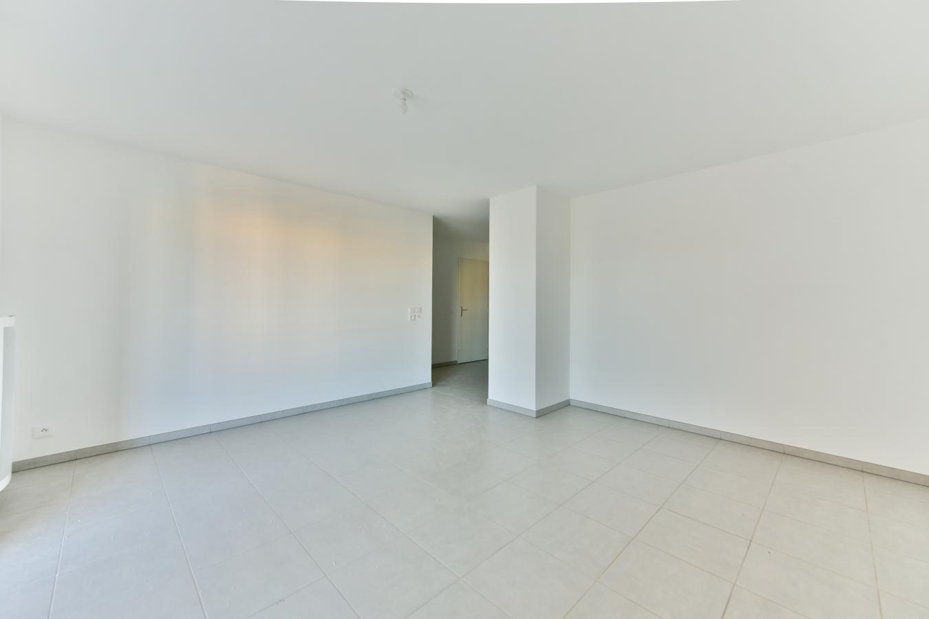 
																																							2 pièces - 
																																						RDC - 48m² - 1 041,18 € - Photo #6