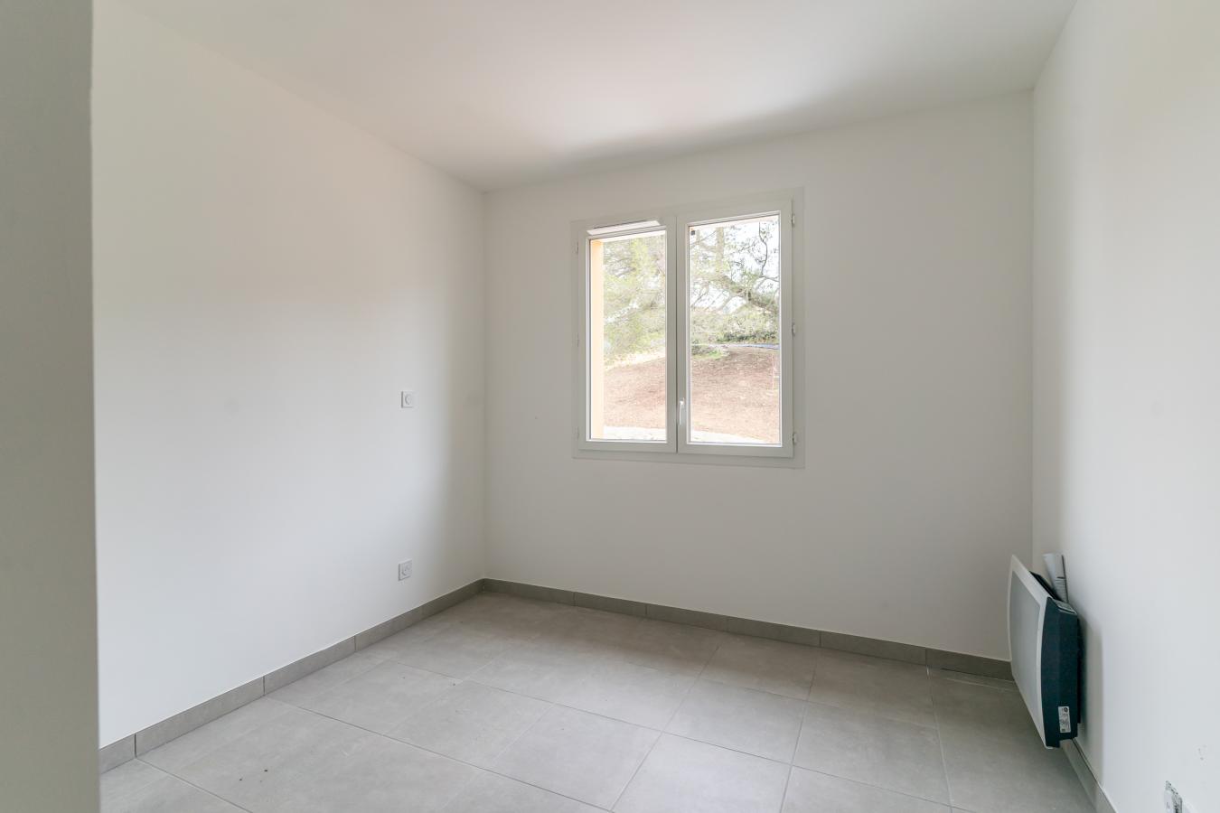 
																																							3 pièces - 
																																						RDC - 77m² - 1 095,52 € - Photo #5