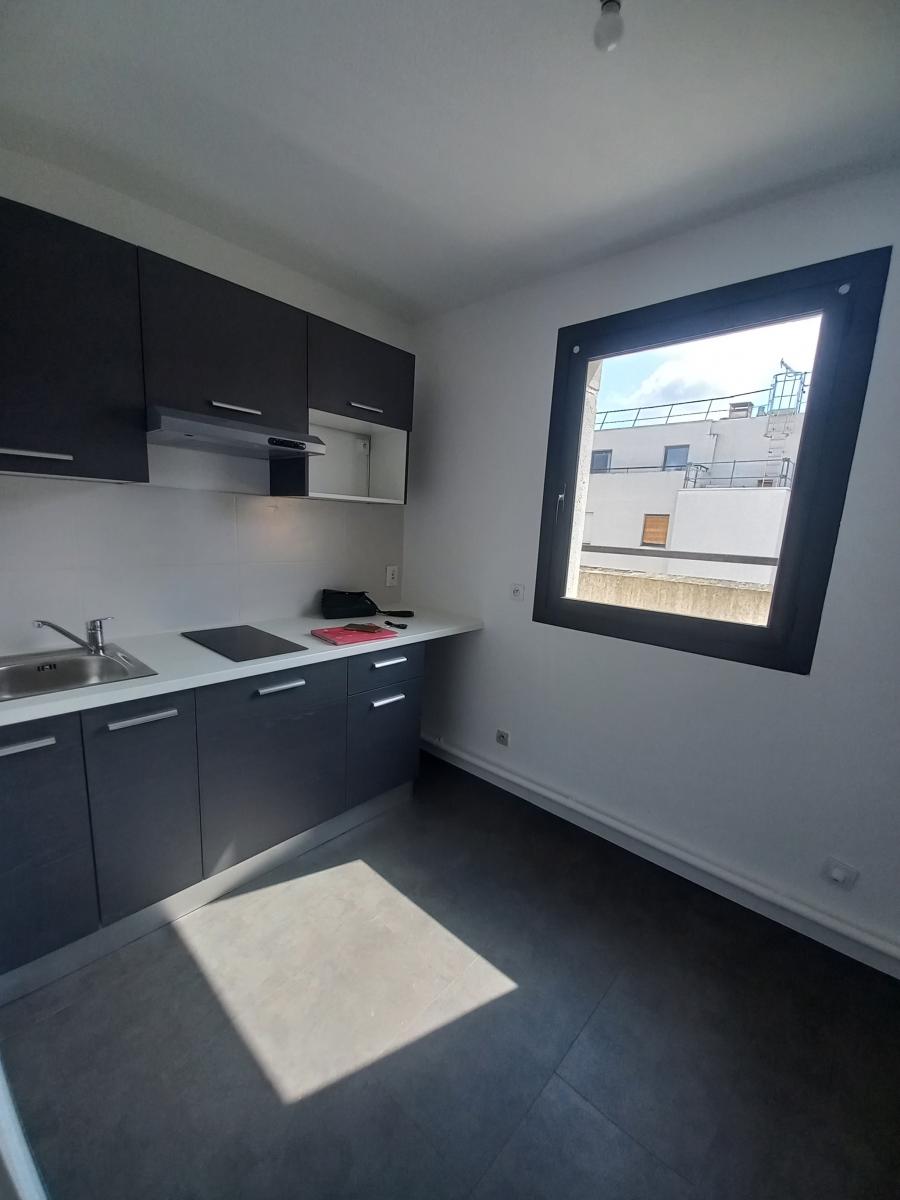 
																																							3 pièces - 
																																						3ème étage - 74m² - 1 162,97 € - Photo #3