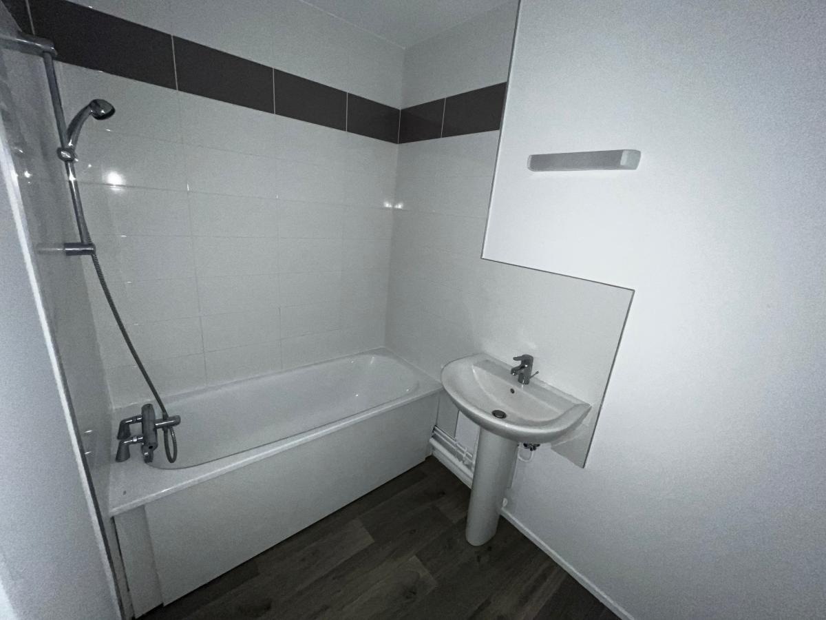 2 pièces - 17ème étage - 47m² photo 4