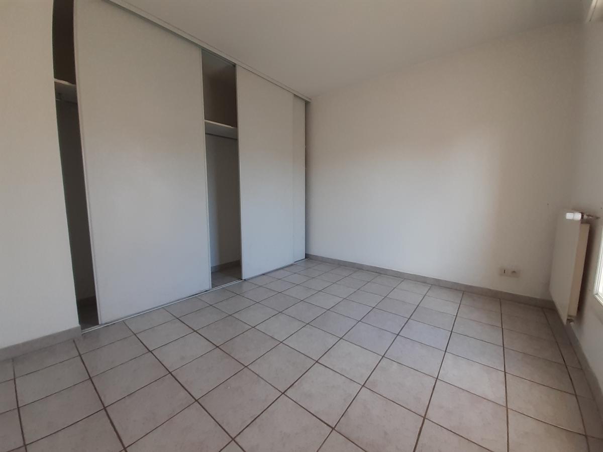 
																			5 pièces - 
																		RDC - 121m² - 1 019,72 € - Photo #2