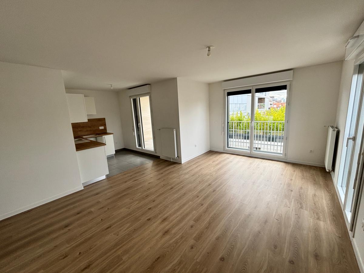 4 pièces - 4ème étage - 77m² - 1 978,26 € - Photo #3