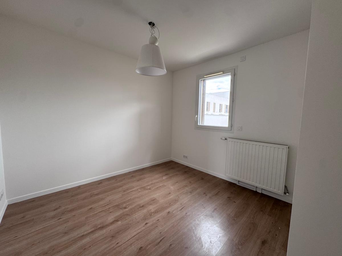 4 pièces - 2ème étage - 79m² - 1 383,04 € - Photo #3