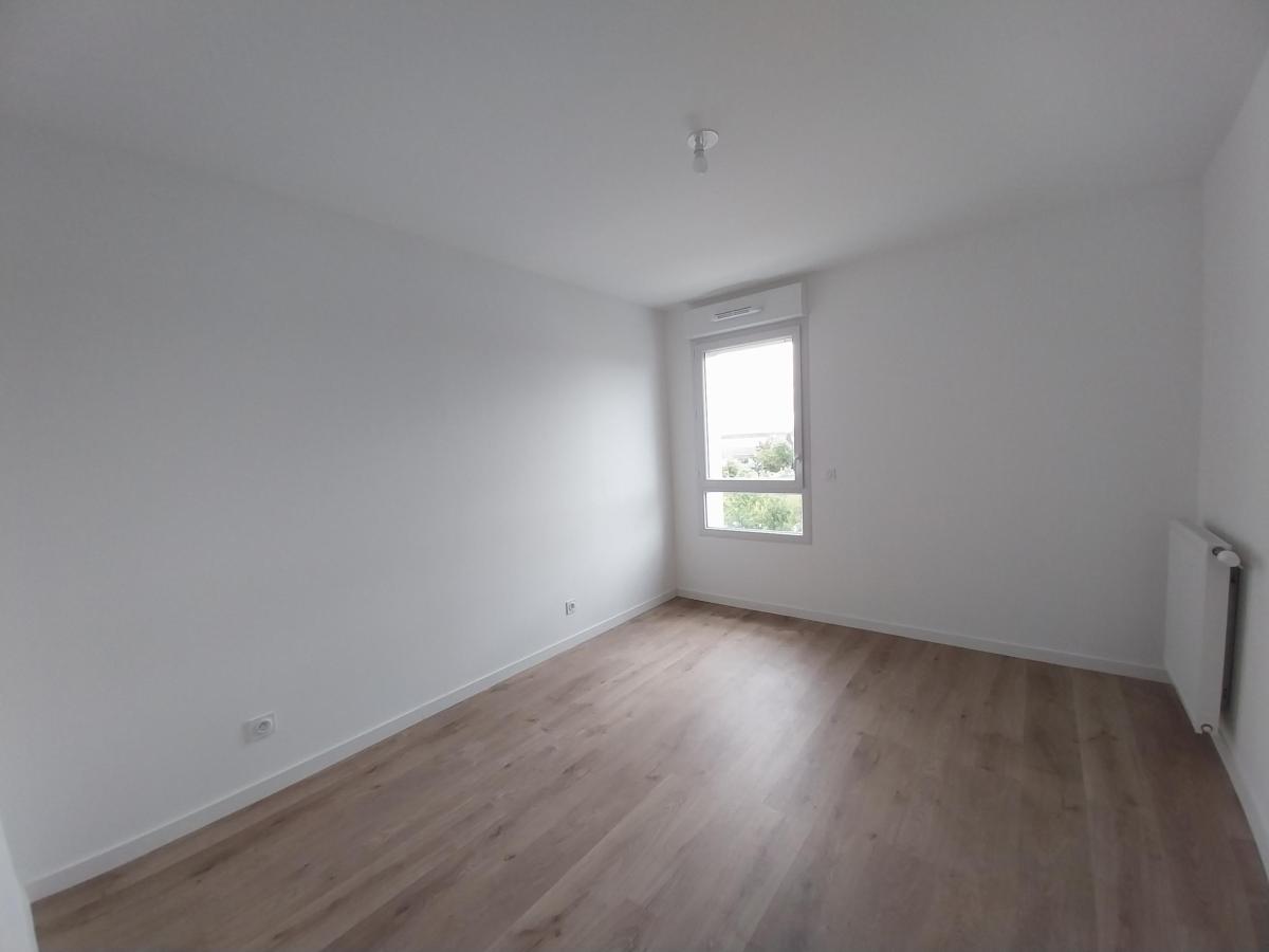 
																																							3 pièces - 
																																						3ème étage - 55m² - 709,67 € - Photo #2