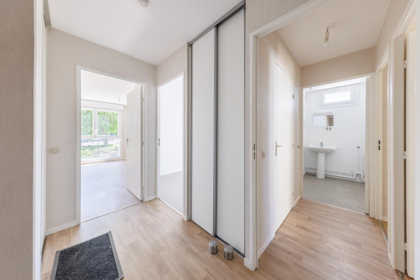 
																																							3 pièces - 
																																						1er étage - 60m² - 721,06 € - Photo #3