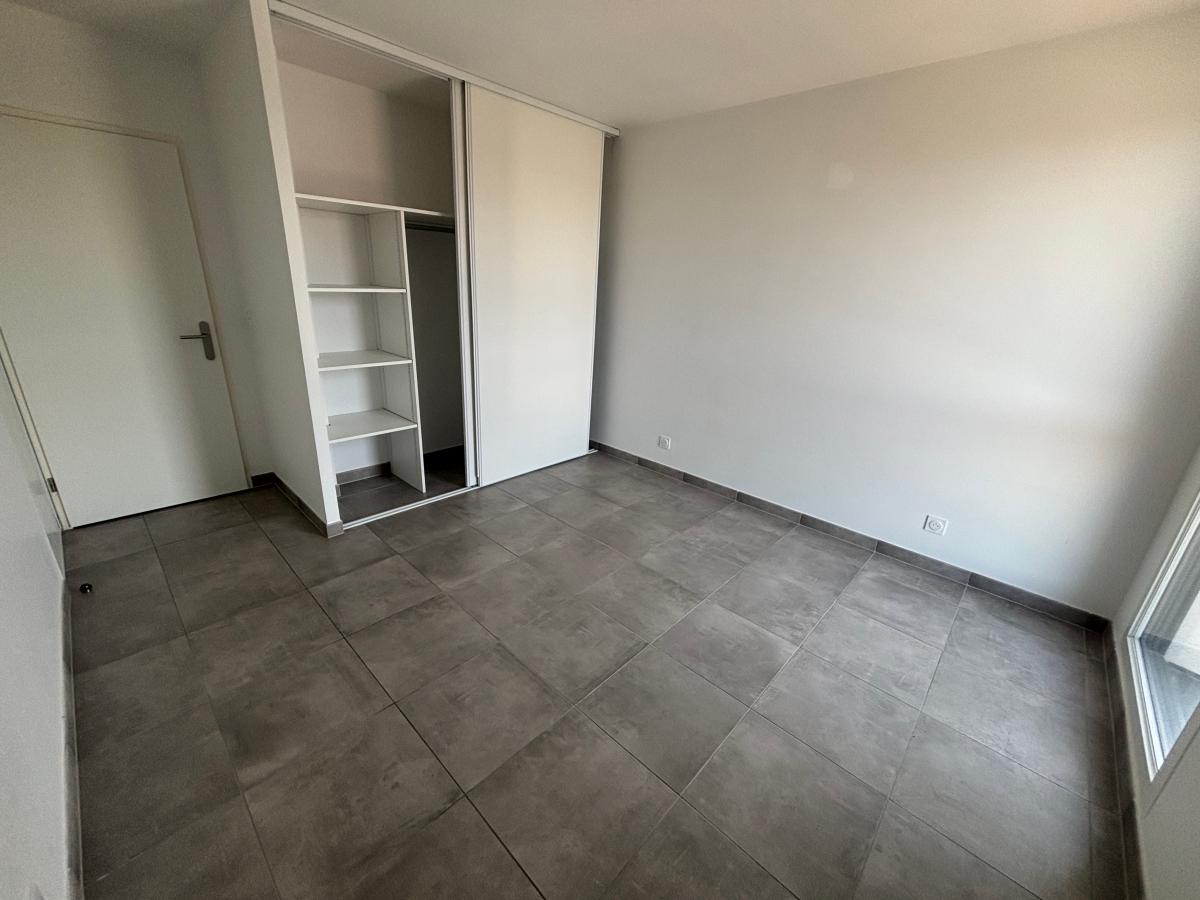 4 pièces - 6ème étage - 81m² - 1 062,96 € - Photo #4