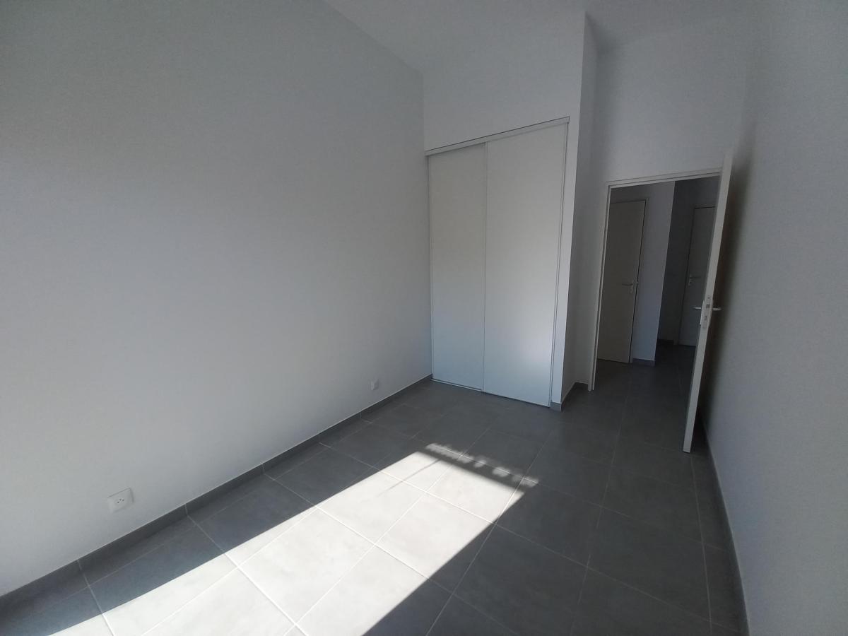 4 pièces - RDC - 78m² - 1 434,24 € - Photo #2