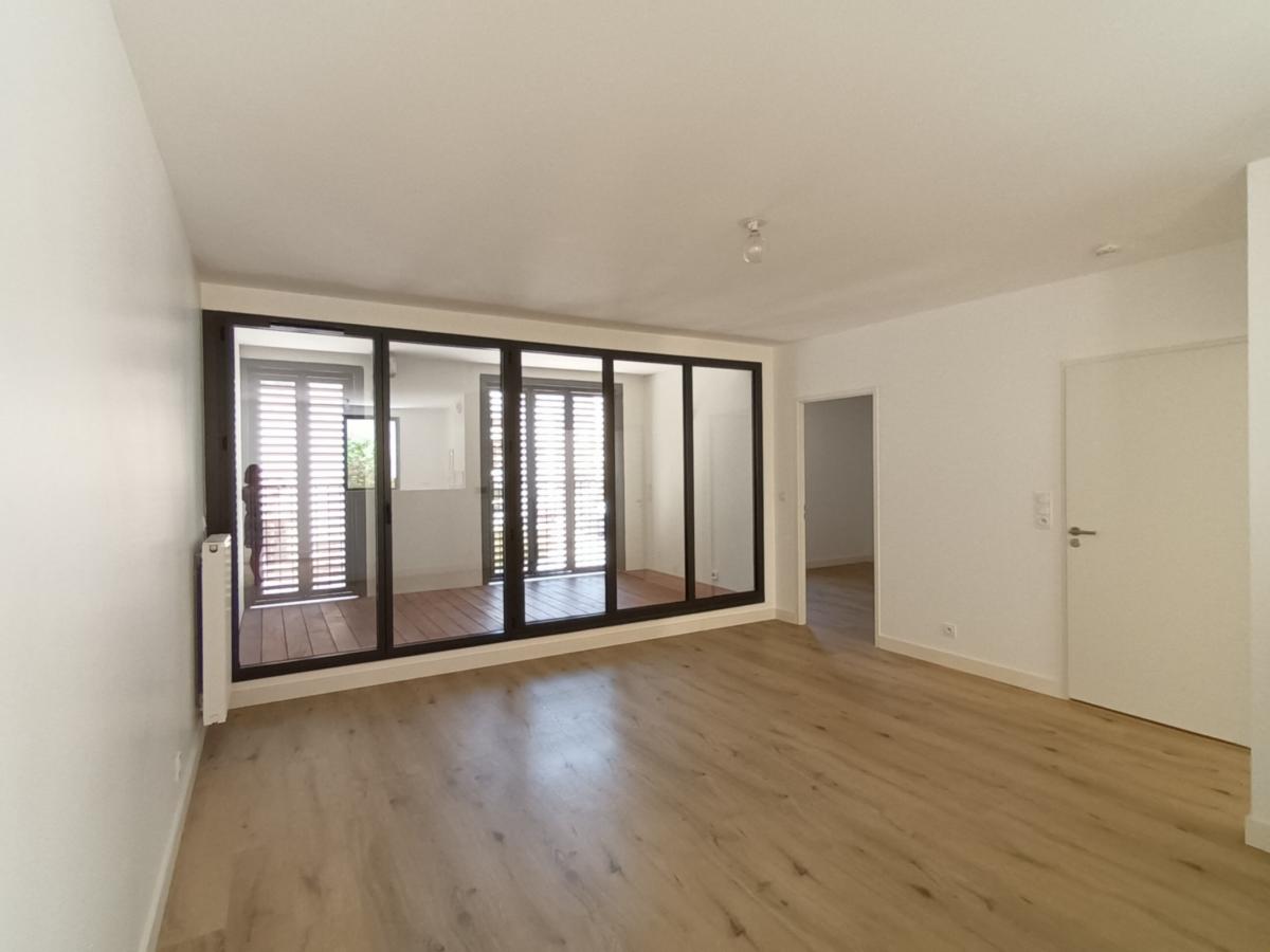 
																																							3 pièces - 
																																						1er étage - 71m² - 899,30 € - Photo #1